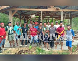 Tingkatkan Perekonomian Warga Desa Momea, Jumar, Bangun Rens Sapi Beserta Ternaknya