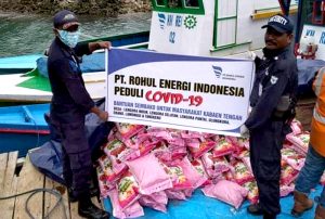Peduli Covid-19, PT. REI Salurkan 1.250 Paket Sembako di Kecamatan Kabaena Tengah