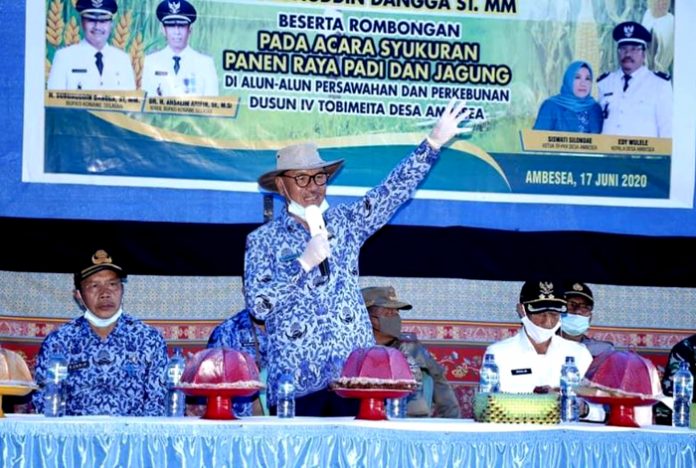 bupati konsel di desa ambesea