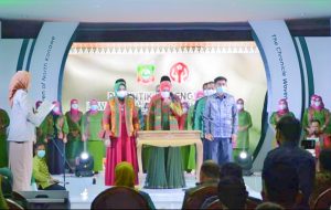 Hj. Nur Ponira Nahkodai Dekranasda Konut