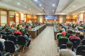 Sejumlah Supir Truck Desak DPRD Sultra, Tunda Penertiban ‘ODOL’