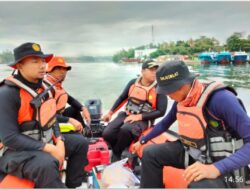 Perahu Pemancing Ikan Dihantam Ombak, Satu Orang Hilang