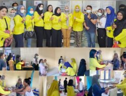 Jemput Berkah Ramadan, Hartini Azis Berbagi Takjil di RSUD dan Sejumlah Masjid