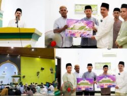 Safari Ramadan ke Ladongi, Abdul Azis Serahkan Bantuan Rumah Ibadah