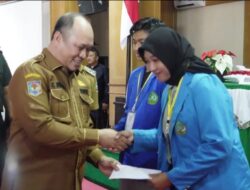 Ruksamin Ajak Mahasiswa KKN IAIN Kendari Ajarkan Ilmu Agama Kepada Anak di Konut