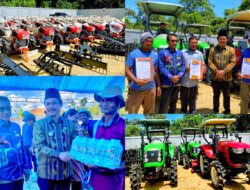 Plt Bupati Koltim Serahkan Alsistan Bersama Bibit dan Pupuk Kepada Petani