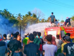 Damkar Konut Berhasil Padamkan Kobaran Api di Rumah Mantan Kades Laronanga