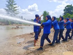 Pasukan Damkar Wanita Konut Dilatih Operasikan Mobil Canggih Asal Amerika