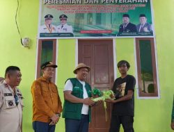 Bupati Konut Serahkan BSRS Demi Tuntaskan Kemiskinan Ekstrem