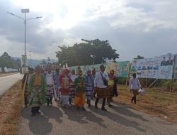 Disnakertrans Turut Ramaikan Pawai Karnaval Budaya HUT Konut