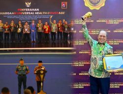 Capai Target JKN 100%, Bupati Konut Terima Penghargaan Universal Health Coverage