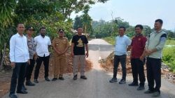 Ketua DPRD Konawe Utara Turun Langsung Bongkar Blokade Jalan di Wanggudu