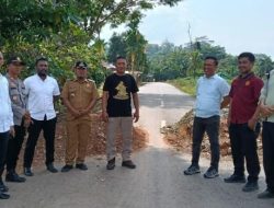 Ketua DPRD Konawe Utara Turun Langsung Bongkar Blokade Jalan di Wanggudu